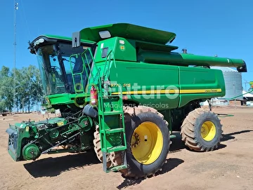 COLHEITADEIRA JOHN DEERE STS 9770 ANO 2013