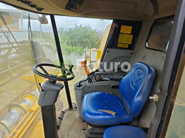 COLHEITADEIRA NEW HOLLAND TC 5090 ANO 2011