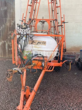 PULVERIZADOR COLUMBIA JACTO 2000 ANO 2003