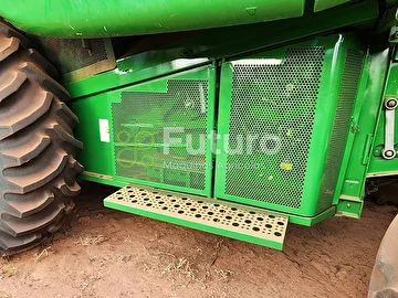 COLHEITADEIRA JOHN DEERE 9770 ANO 2013