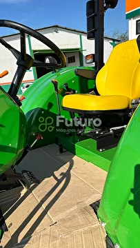 TRATOR JOHN DEERE 5080E ANO 2023