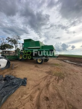 COLHEITADEIRA JOHN DEERE 1550 ANO 2004