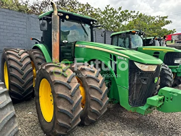 **TRATOR JOHN DEERE 8335R ANO 2012
