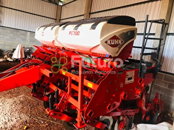 PLANTADEIRA KUHN PDM PG 700 ANO 2018