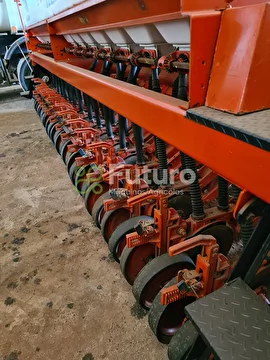SEMEADEIRA KUHN SDM 2227/29 ANO 2009