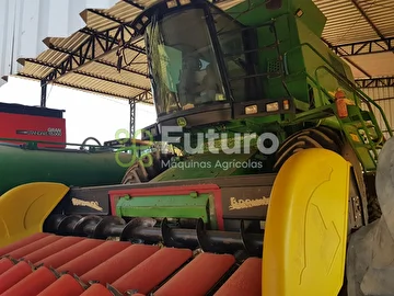 COLHEITADEIRA JOHN DEERE 1550 ANO 2002