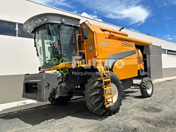 COLHEITADEIRA VALTRA BC 4500 ANO 2014