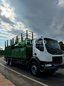 CAMINHÃO VOLVO 270 ANO 2014