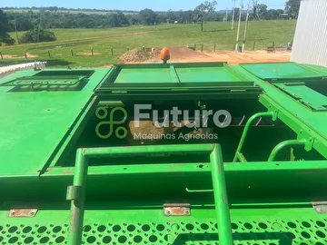 COLHEITADEIRA JOHN DEERE 1450 ANO 2002