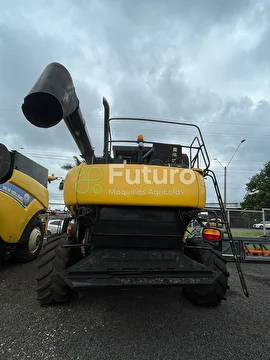 COLHEITADEIRA NEW HOLLAND CR 9060 ANO 2012
