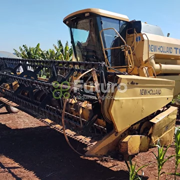 COLHEITADEIRA NEW HOLLAND TC 57 ANO 1999