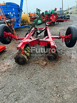 GRADE NIVELADORA TATU MARCHESAN SP ANO 2015