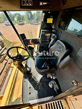 COLHEITADEIRA NEW HOLLAND TC 57 ANO 2007