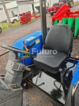 TRATOR NEW HOLLAND TL 75E ANO 2010