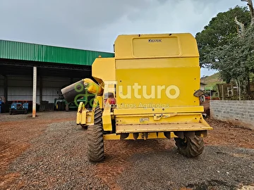 COLHEITADEIRA NEW HOLLAND TC 57 ANO 2006