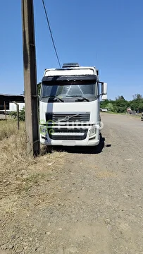 CAMINHÃO VOLVO FH 440 ANO 2010