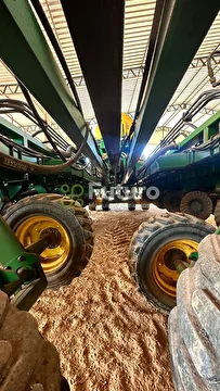PLANTADEIRA JOHN DEERE DB 74 ANO 2013