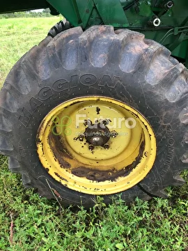 COLHEITADEIRA JD 1550 C/ PLAT 22 PÉS