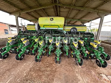 PLANTADEIRA JOHN DEERE 2113 ANO 2016