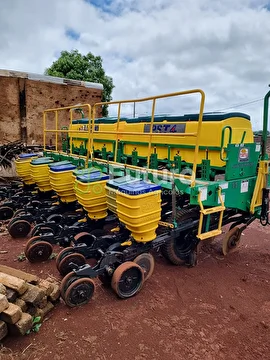 PLANTADEIRA TATU MARCHESAN PST 4 FLEX ANO 2014