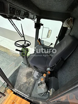 COLHEITADEIRA VALTRA BC 4500 ANO 2014