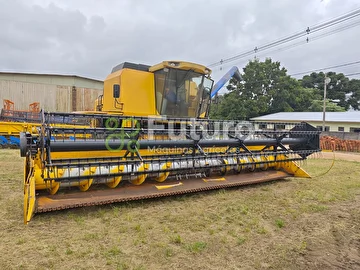COLHEITADEIRA NEW HOLLAND TC 5090 ANO 2011