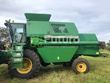 COLHEITADEIRA JD 1550 C/ PLAT 22 PÉS