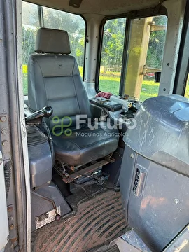 TRATOR DE ESTEIRA KOMATSU D61EX ANO 2013