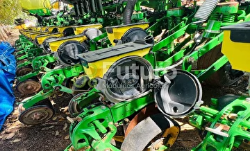 PLANTADEIRA JOHN DEERE 2126 CCS ANO 2018