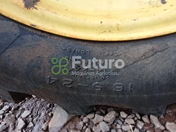 COLHEITADEIRA JOHN DEERE 1470 ANO 2013