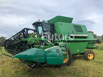 COLHEITADEIRA JD 1550 C/ PLAT 22 PÉS