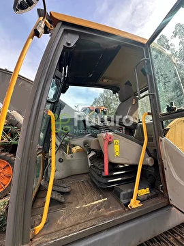 ESCAVADEIRA VOLVO EC 220D ANO 2014
