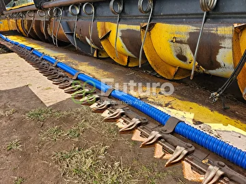 COLHEITADEIRA NEW HOLLAND TC 57 ANO 2007