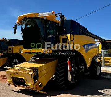COLHEITADEIRA NEW HOLLAND CR 9060 ANO 2011