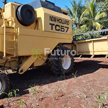 COLHEITADEIRA NEW HOLLAND TC 57 ANO 1999