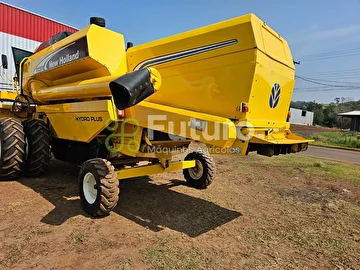 COLHEITADEIRA NEW HOLLAND TC 57 ANO 2007