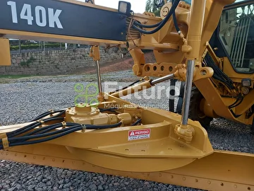 MOTONIVELADORA CATERPILLAR 140K ANO 2010