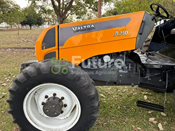 TRATOR VALTRA A 750 ANO 2012