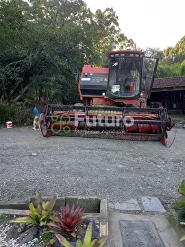 COLHEITADEIRA MASSEY FERGUSON 3640 ANO 1990