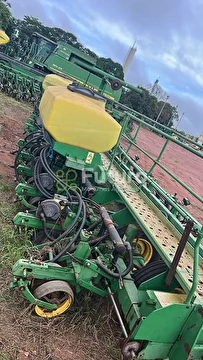 PLANTADEIRA JOHN DEERE 2126 CCS ANO 2011