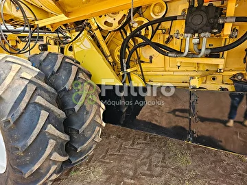 COLHEITADEIRA NEW HOLLAND TC 57 ANO 2007