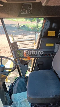 COLHEITADEIRA NEW HOLLAND TC 57 ANO 2002