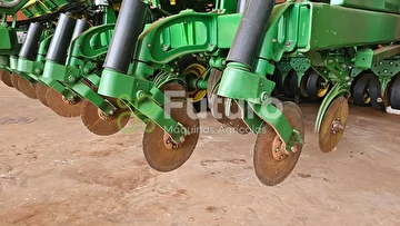 PLANTADEIRA JOHN DEERE 2115 CCS ANO 2017