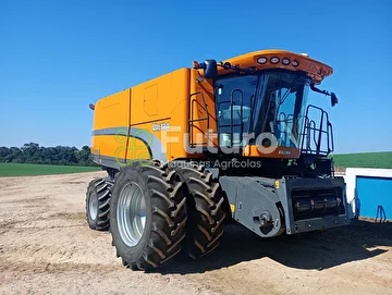 COLHEITADEIRA VALTRA BC 8800 ANO 2015