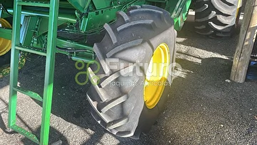 COLHEITADEIRA JOHN DEERE 1550 ANO 2002