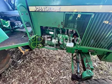 TRATOR JOHN DEERE 5700 ANO 2002