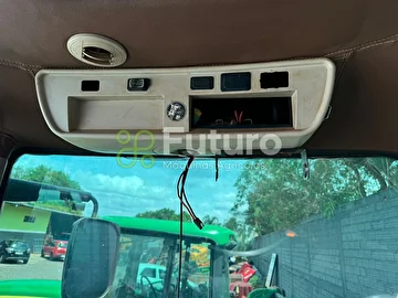 **TRATOR JOHN DEERE 8335R ANO 2012