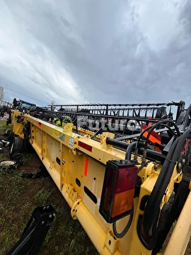 COLHEITADEIRA NEW HOLLAND CR 8090 ANO 2015