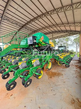CONJUNTO TRATOR JOHN DEERE 8270R ANO 2012