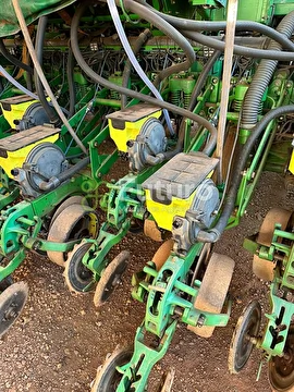 PLANTADEIRA JOHN DEERE 2122 ANO 2016